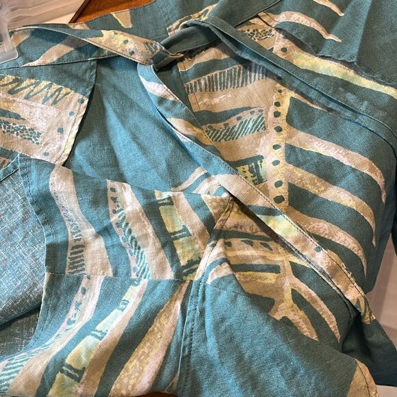 EXCELLENT CONDITION WOMEN’S MEDIUM PATAGONIA “WRAPAROUND” GARDEN ISLAND 4” SHORT - Picture 9 of 9